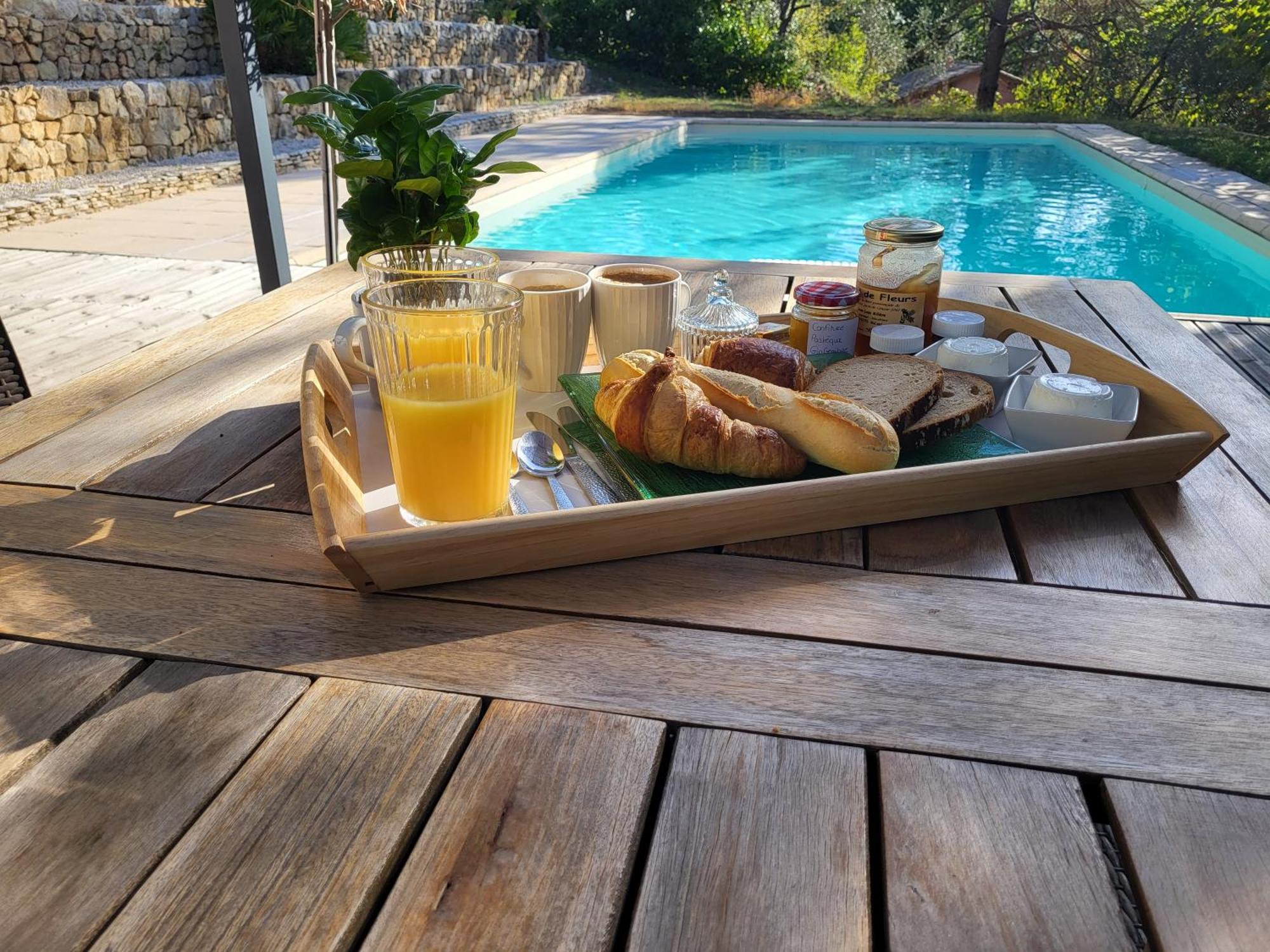 Lou Mas Del Ranc Bed & Breakfast Roquesteron Eksteriør bilde
